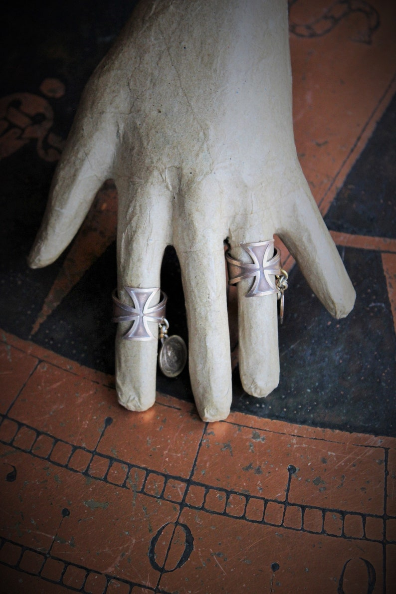 Mother of God Gothic Bronze Copper Maltese Cross Rings w/Rare Tiny Antique Penin Medal,Rare Antique 1846 Mere de Dieu Apparition Medal