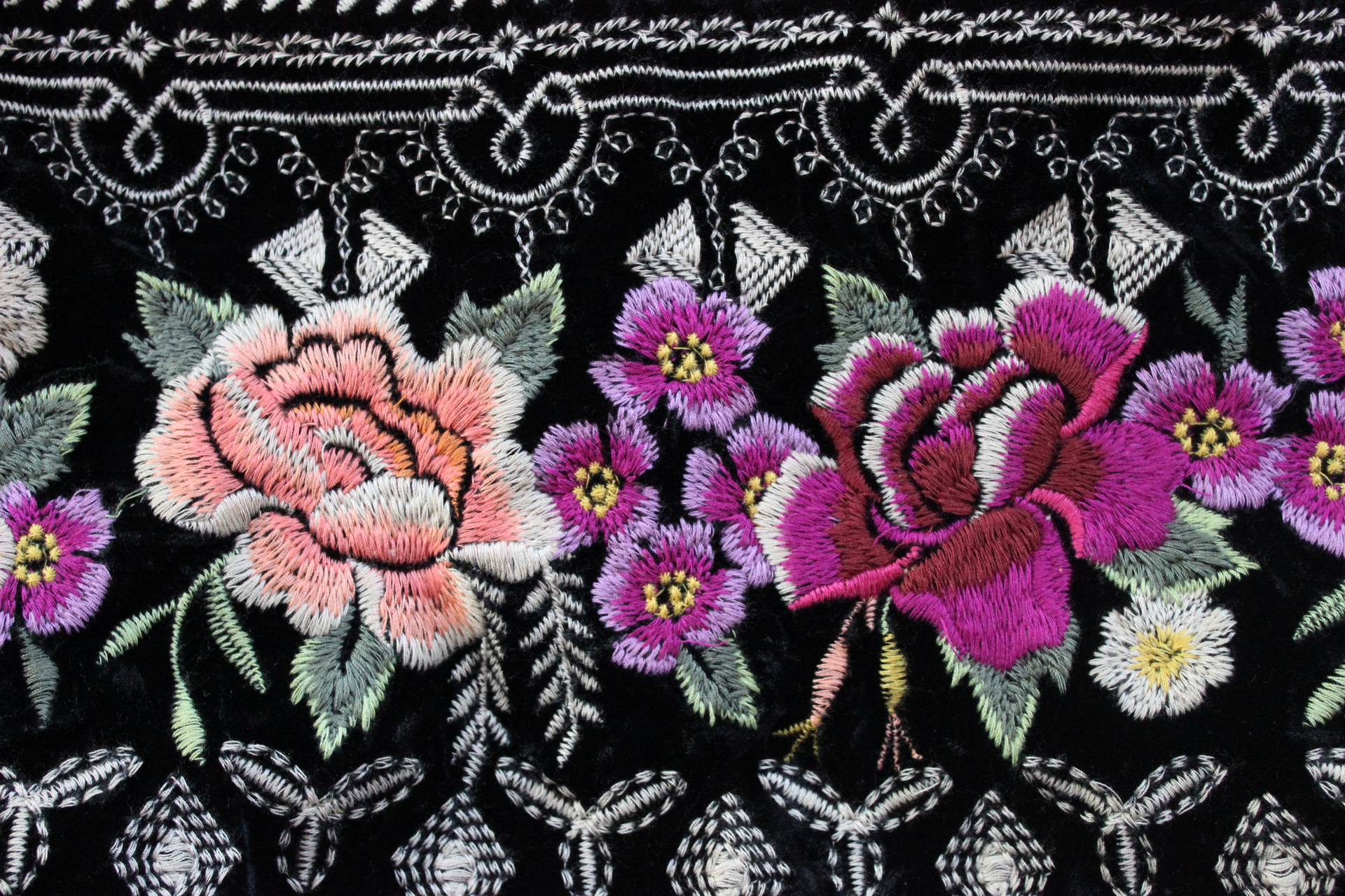 Long Retired Black Velvet Embroidered JWLA Johnny Was Bag