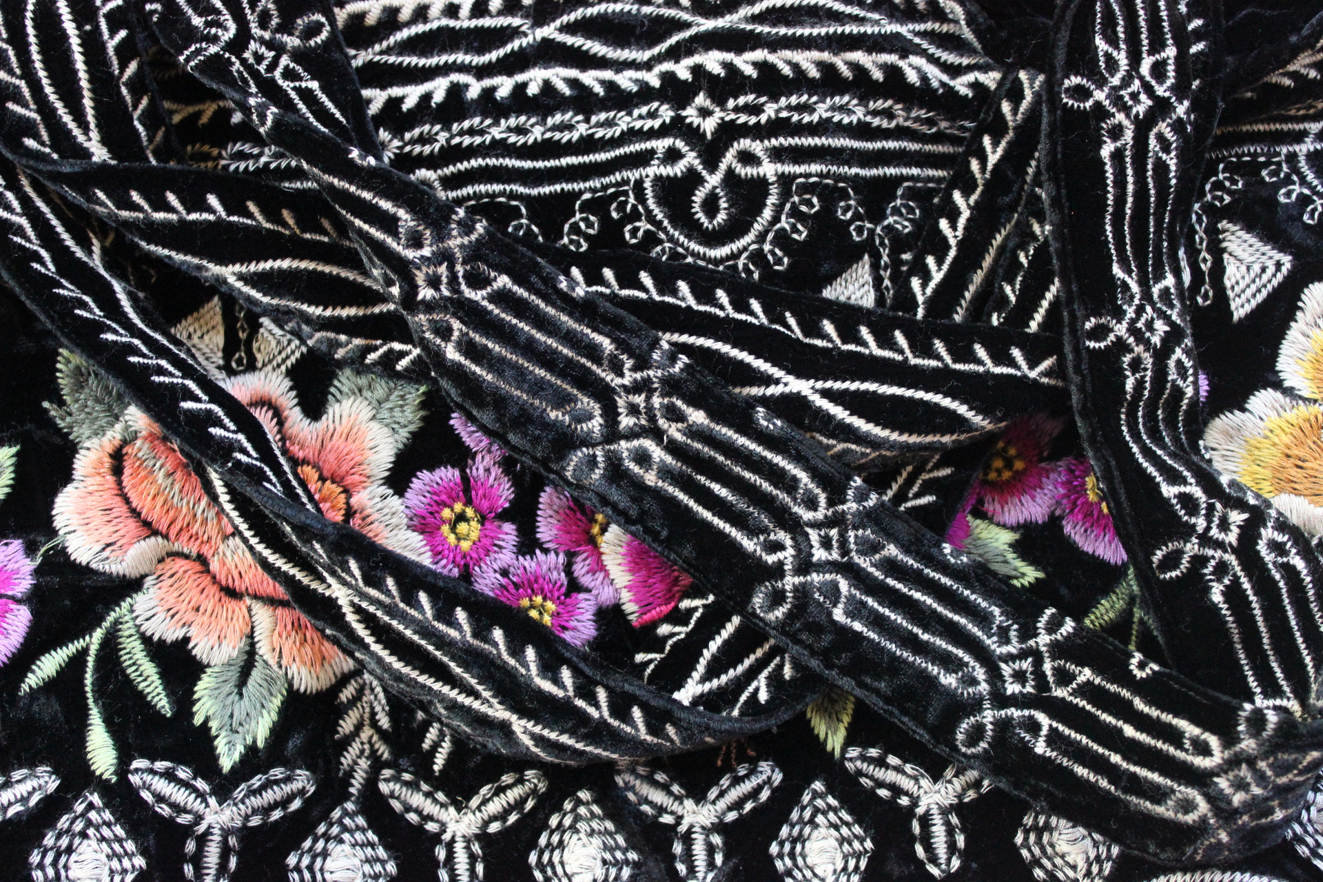 Long Retired Black Velvet Embroidered JWLA Johnny Was Bag