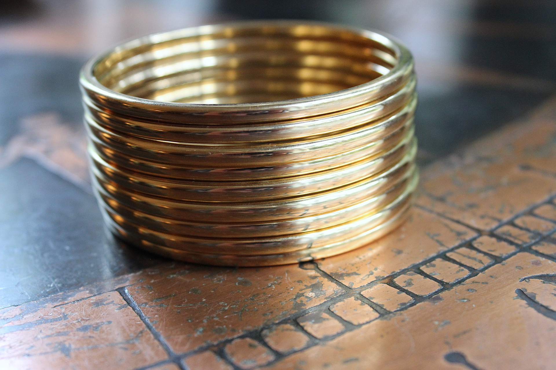 NEW! Set of 9 Milot Italy 14K Gold Bangle Bracelets