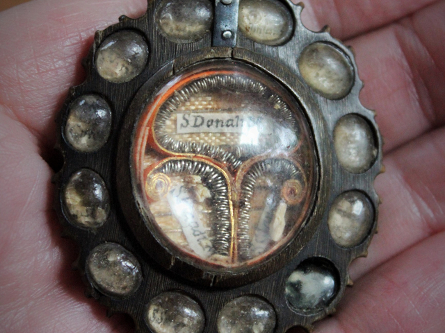 Incredibly Rare Antique 18th Century (or Earlier!)  Carved Wood Relic Pendant with 30 Relics